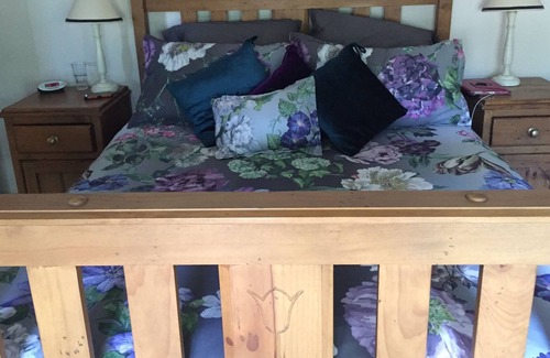 Jindabyne Cottage | Large comfortable cottage for your mountain holiday