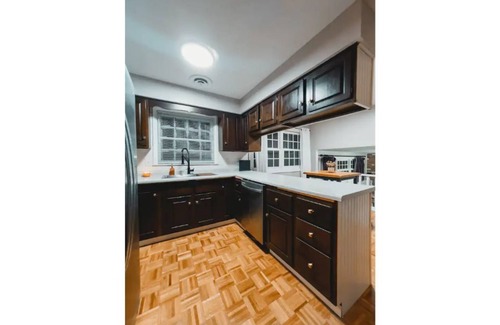 Columbia House | Large, Cozy House, Pool Table & Wildlife