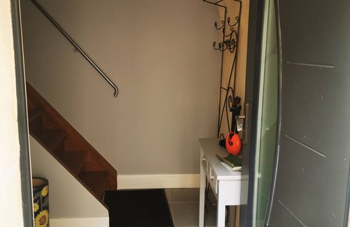 Libourne Apartment | LARGE COZY STUDIO LIBOURNE CENTER