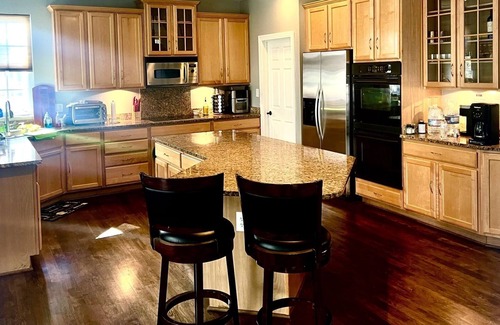 Severna Park House | Large Crabtown Colonial near water 4bd/4br
