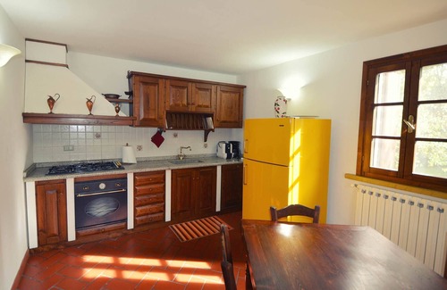 Montescudaio House | large detached house with garden in the vicinity of the village, pets welcome