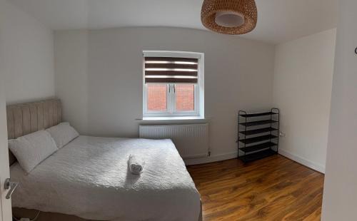Cradley House | Large Double Room