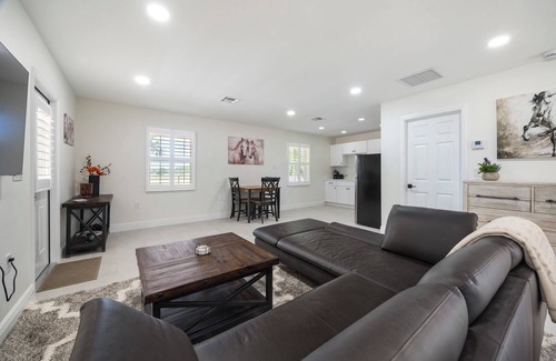 Fellowship House | Large efficiency with WiFi, AC, W/D less than 1 minute from WEC!