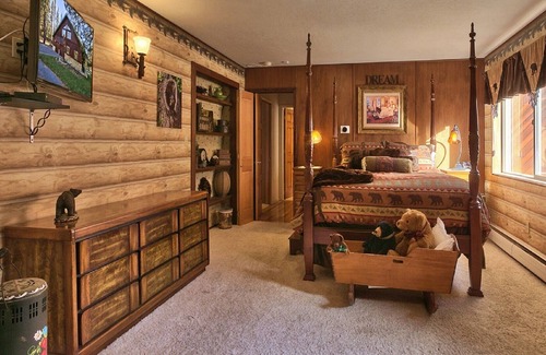 South Lake Tahoe House | Large Estate with Indoor Pool Golf next to Golf Course