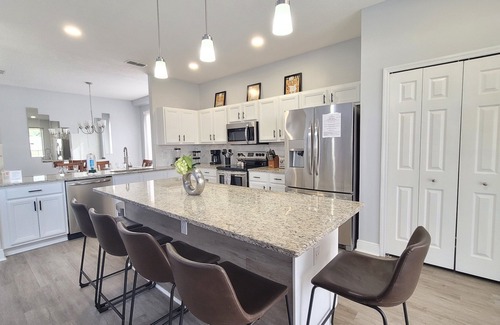 Solana House | Large families 6 Bedrooms, 3 Masters, Games Room, Private Pool and Spa, near Disney