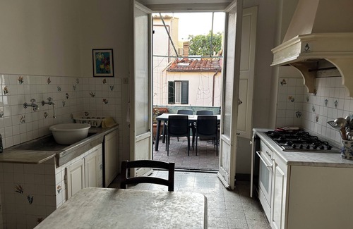 Santissima Annunziata Apartment | Large family apartment, 5 large bedrooms in downtown with terrace