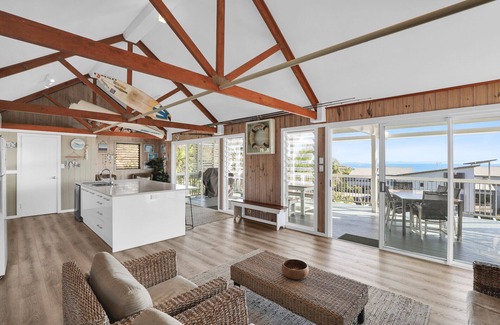 Point Lookout House | Large family beach house set high on the hill with ocean views.