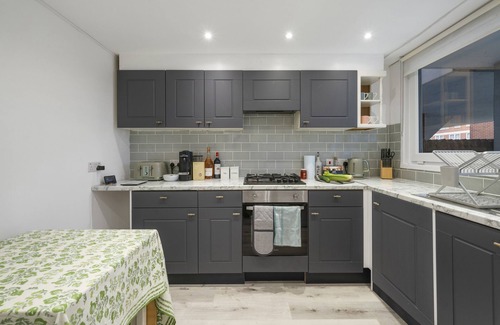 St. Mary's Park Apartment | Large family flat with 3 bedrooms and outdoor space