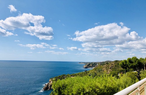 Ensues-la-Redonne House | Large family villa with exceptional view of the Calanques - sleeps 10