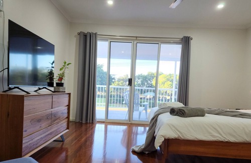 Belgian Gardens House | Large family home on the Beach and Park and Strand