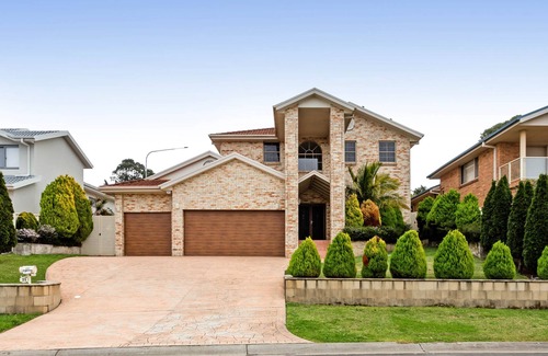 Shell Cove House | LARGE FAMILY HOME IN SHELL COVE