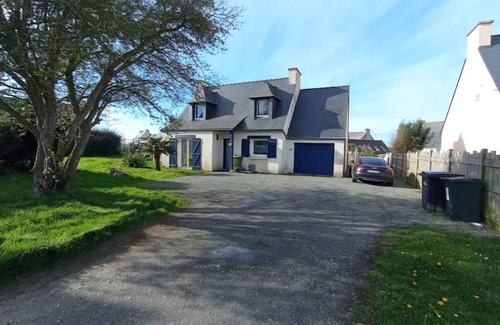 Lannilis House | Large family home near the sea