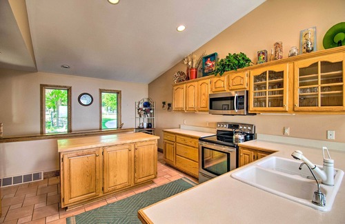 Richmondville House | Large Family Home w/Deck & Yard on Lake Huron