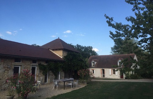 Vendat House | Large family house in the countryside 16 pers - Swimming pool - Near Vichy - 2 nights min
