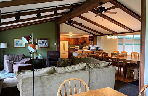 Bellaire House | Large, fantastic house on the Schuss Mtn slopes, space for family/friends/dogs