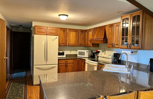 Bellaire House | Large, fantastic house on the Schuss Mtn slopes, space for family/friends/dogs
