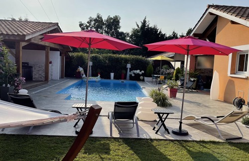 Saint-Martin-de-Seignanx Villa | Large, comfortable villa with heated pool