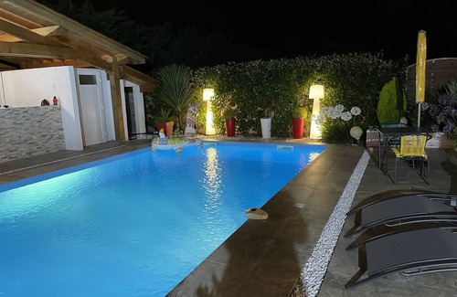 Saint-Martin-de-Seignanx Villa | Large, comfortable villa with heated pool