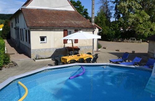 Saint-Pourcain-sur-Sioule Cottage | Large house with pool and sauna in Saint-Pourçain-sur-Sioule, near Vichy