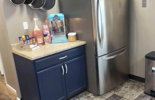 University Area House | Large Group Entertainment Zone!