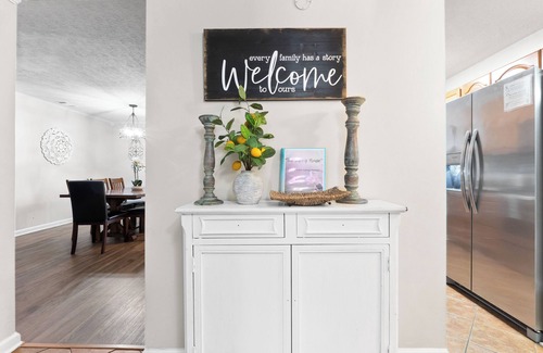 Warner Robins House | Large Groups & Pets Welcome Sleeps 12 w/Game Room