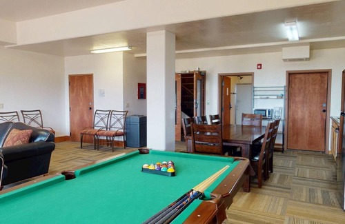 Angel Fire House | Large Groups | WiFi | Wheeler Peak Lodge