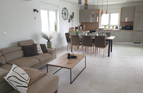 Vrsi House | Large heated saltwater pool, sea view, 2 minutes' drive from the beach