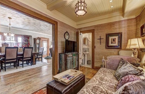Central Oklahoma City Bed & Breakfast | Large historic home in the heart of OKC!
