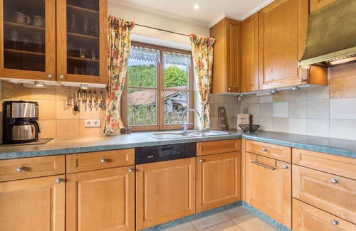 Unterwoessen House | Large Holiday Home with Mountain View, Private Terrace and Wi-Fi
