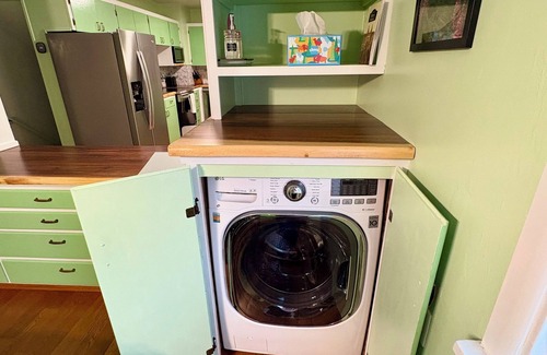 Helena House | Large home by Carroll Great Northrn Downtown & Civic Center, family/pet friendly