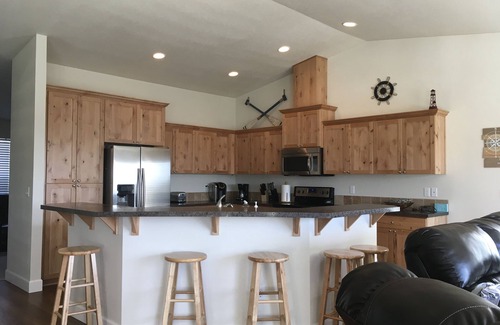 Warrenton House | Large home in Gated Beach Front Community -4 bed/3 bath and Hot Tub!