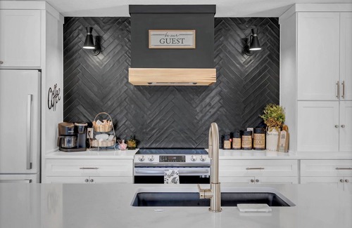 Haysville House | Large Home In Haysville!