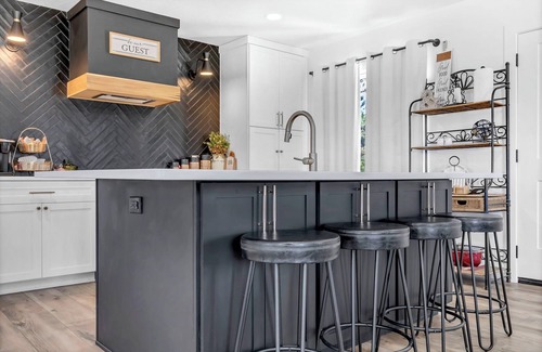 Haysville House | Large Home In Haysville!