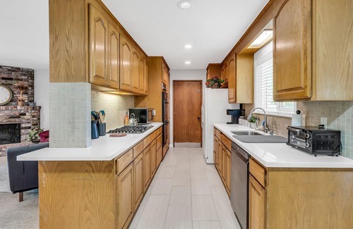 Concord House | Large home - Sleeps many 4B/2B