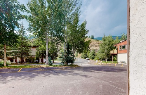Intermountain Condo | Large home with views from deck, fireplace & covered carport - near Vail gondola