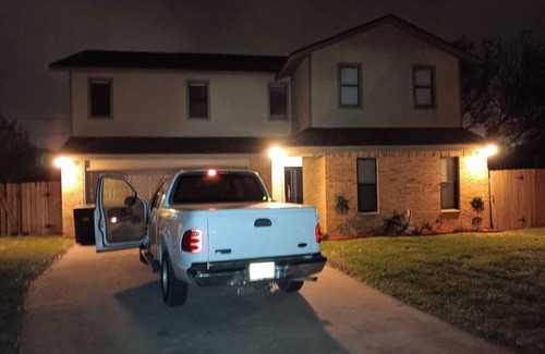 McAllen House | Large House in Peaceful McAllen. Large Pool, 10th/Trenton. Perfect Location
