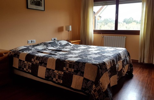 Tabagon Cottage | Large house on a 7000m2 plot near A Guarda