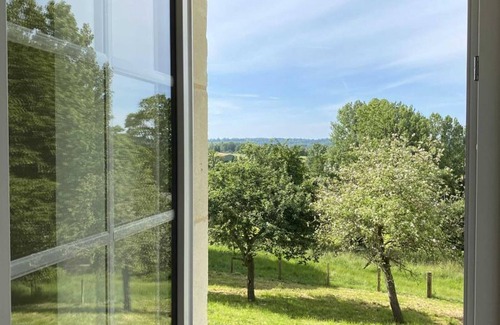 La Mesniere Cottage | Large house with foosball and accessible, up to 13 guests