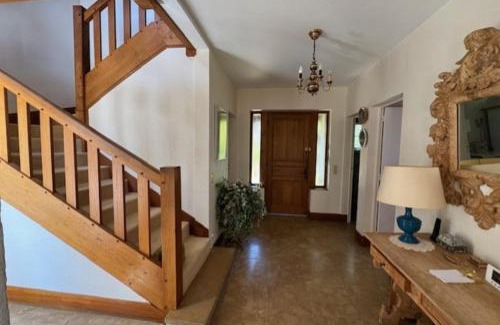 Tourgeville House | Large house with green garden