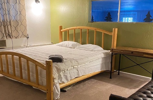 Twain Harte Cabin | Large indoor space+Close to skiing + Dog Friendly