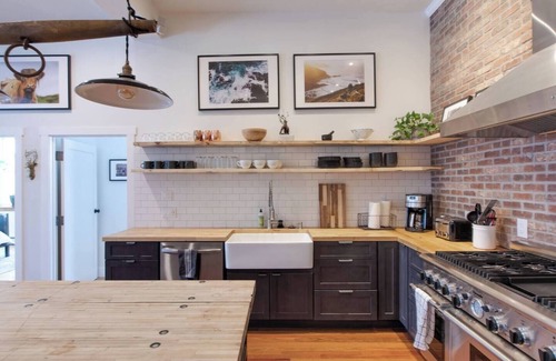 Centennial Apartment | Large Industrial Apartment on the Winooski Rotary