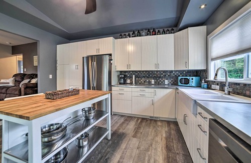 Lansing House | Large Lansing Home Near MSU: Walk to Old Town