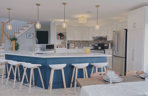 East Lawrencetown Cottage | Large Lawrencetown lakefront cottage