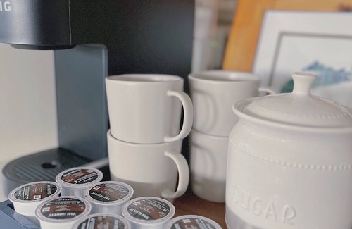 East Lawrencetown Cottage | Large Lawrencetown lakefront cottage