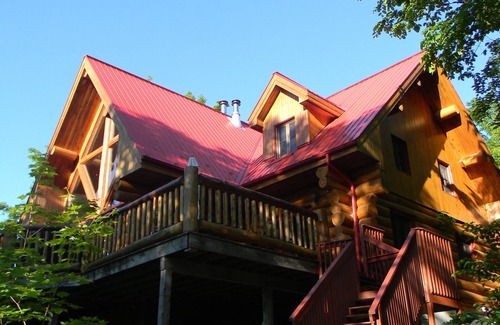 Frontenac Cottage | Large log home in private bay on Rideau Lakes near Kingston+1000 Islands