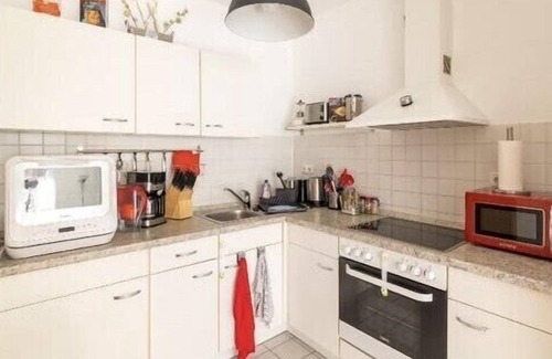 Outer Neustadt Apartment | Large Louise with underground parking space, family friendly