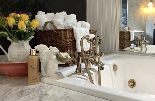 Strathaven Other | Large Luxury 4 bed Country Farm House Strathaven, 20 mins to the city, sleeps 7