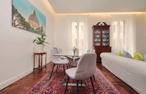 Prati Apartment | LARGE LUXURY APARTMENT for 7-S'PETER BASILICA VATICANO- Wifi-AirCond-ROME byFOOT