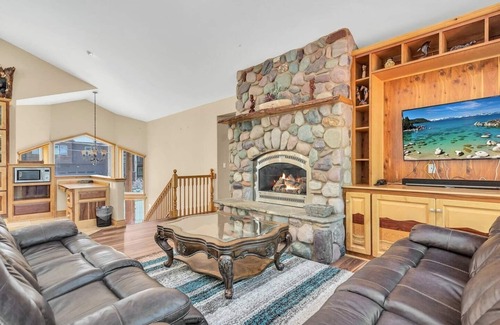 Country Club Estates House | Large Luxury Home Convenient to 3 Ski Resorts! A/C for Summer!