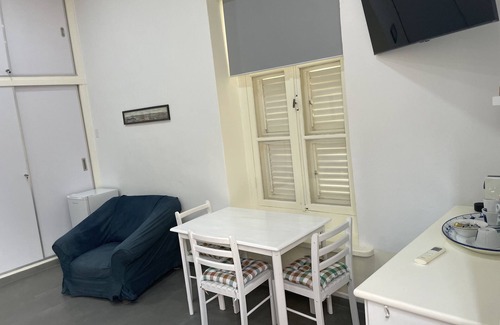 Parera Apartment | Large luxury studio [ no additional fees ]
